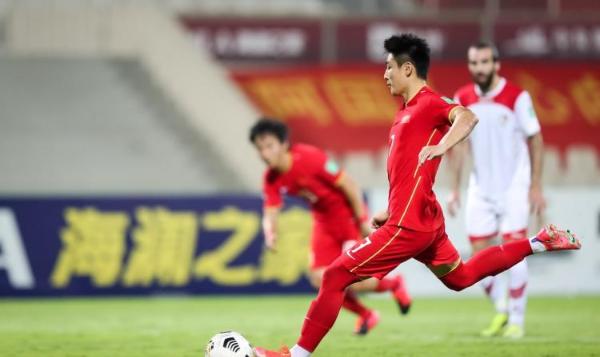 中国足球是谁发明的,说现代足球起源于英国有错吗