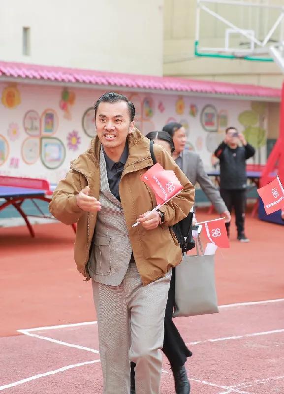 崇和育美,爱满康定|康定市巨海赖俊臻希望小学成功剪彩