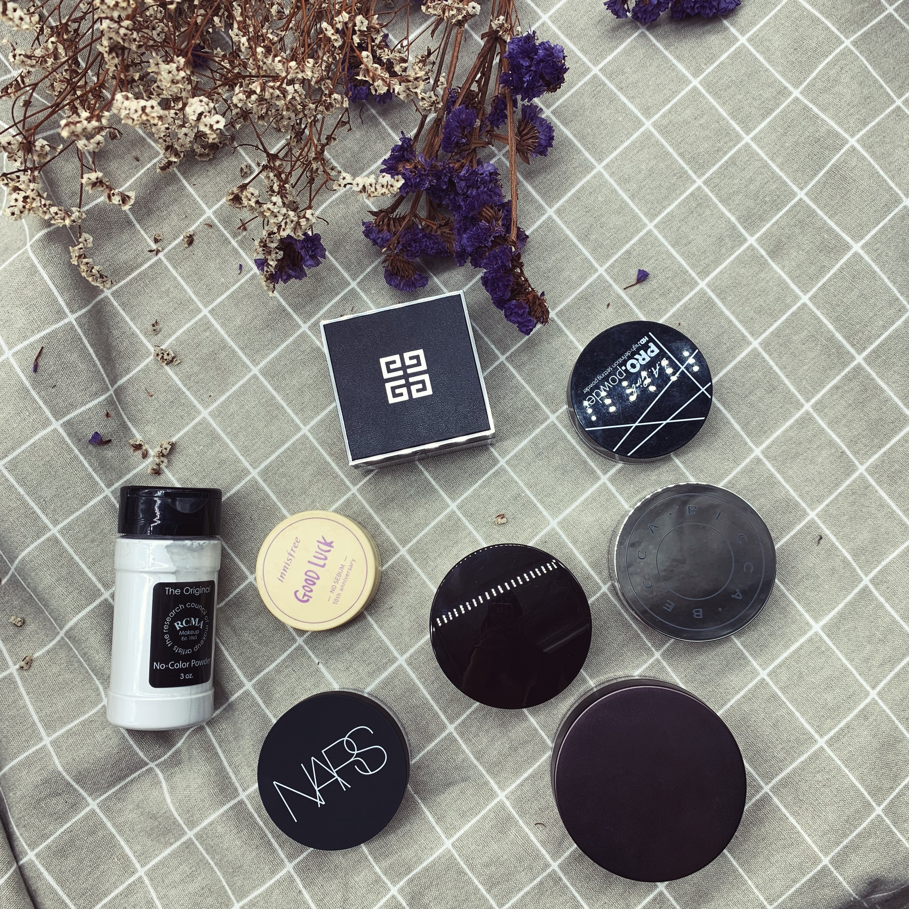 fentybeauty散粉测评,卡姿兰黑磁散粉网红测评