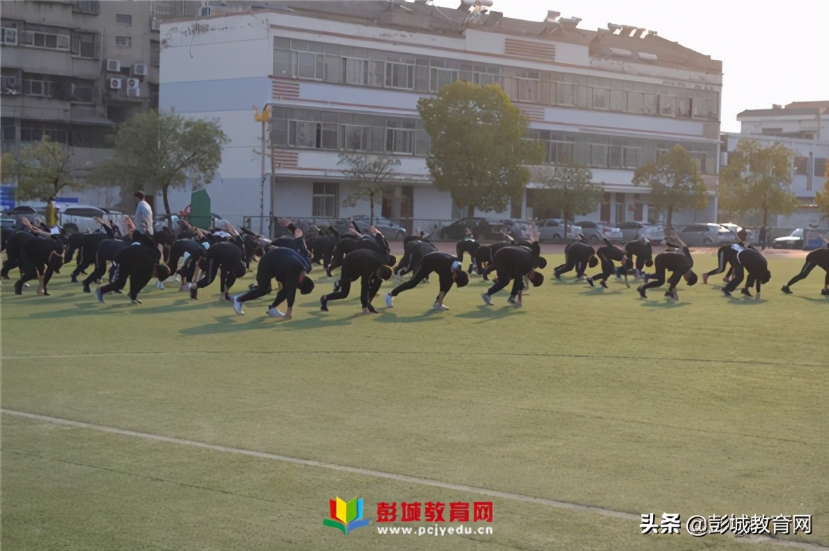 “全国首届球类运动进校园教育论坛”铜山区棠张中学现场会