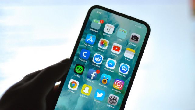 苹果iphone13外形曝光还是刘海屏,苹果13有望全面屏