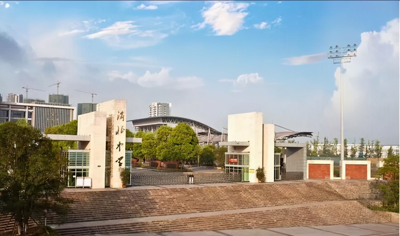 重庆哪所学校环境最好,重庆最美学校