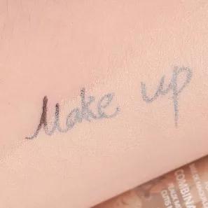 大牌粉底液真实测评遮瑕,干性粉底液平价替代