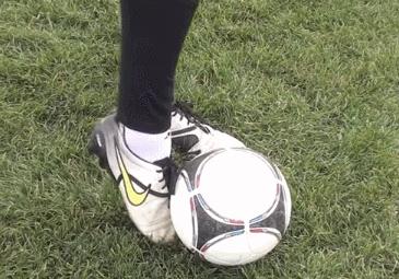 侧凌空射门的正确方法,凌空射门教学