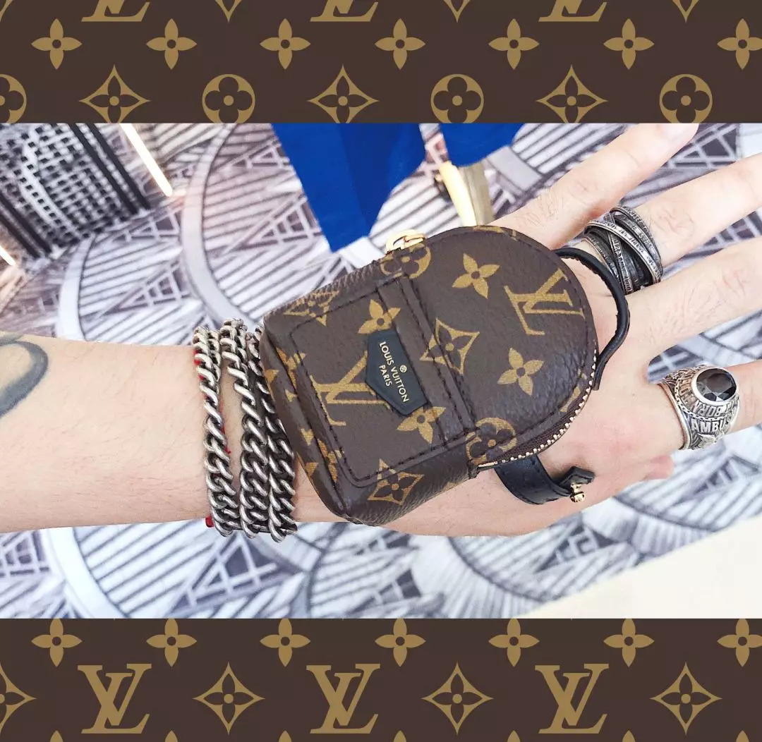 我的胸，我的手指，我的脚腕……都需要一只包包