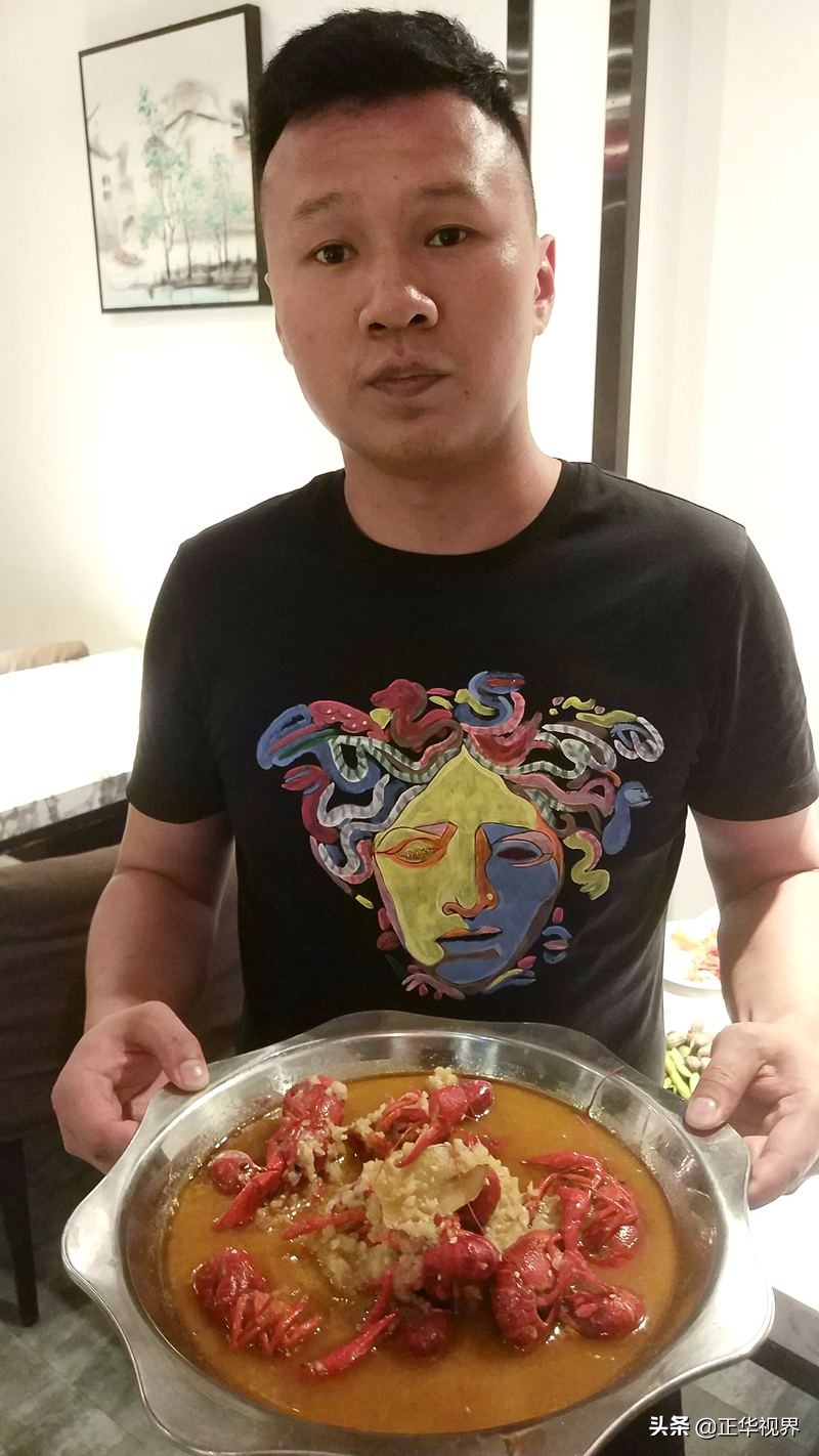 郑州油焖龙虾视频,吃最地道的油焖龙虾