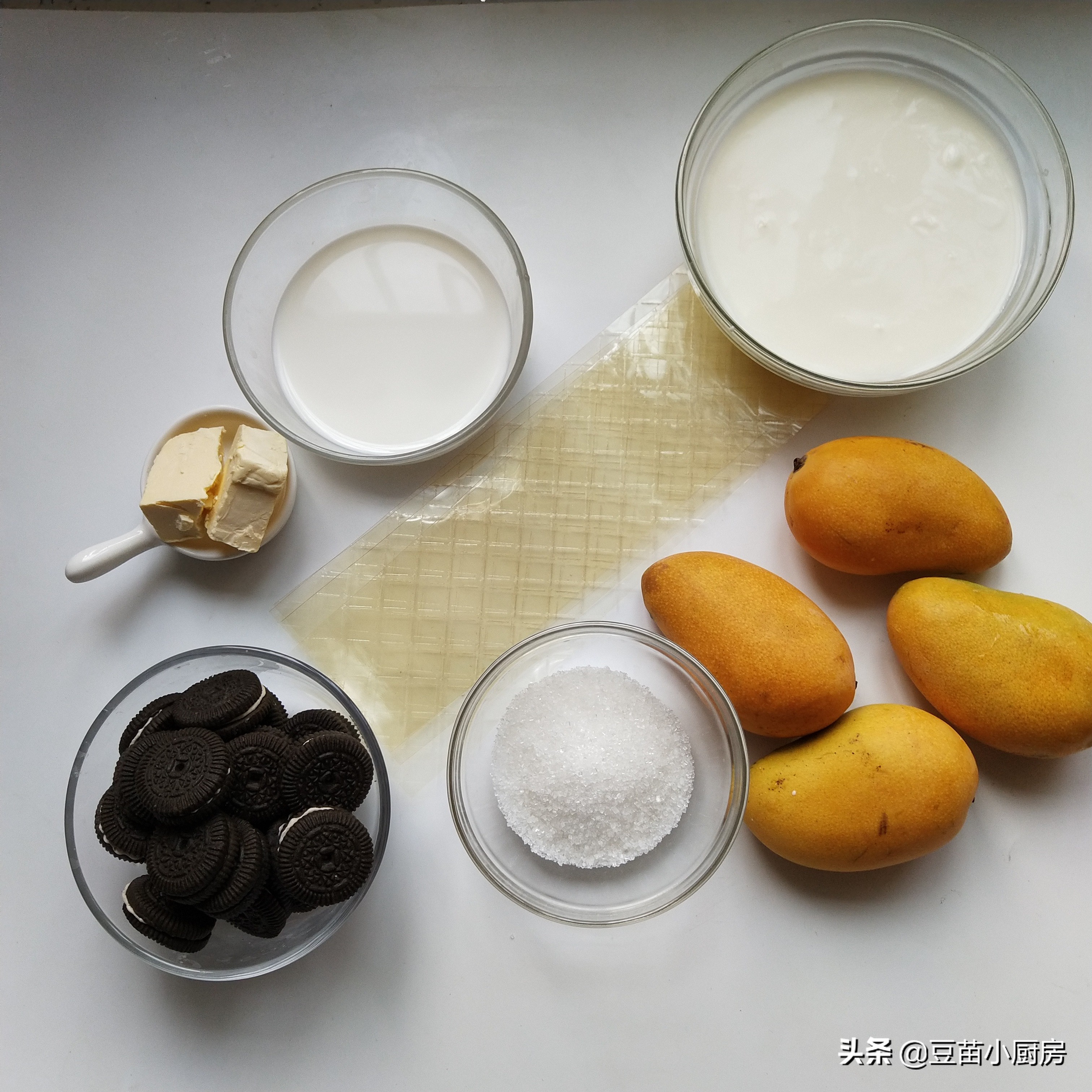 不用烤箱也不用蒸的蛋糕超简单,怎么做蛋糕和奶油不需要烤箱