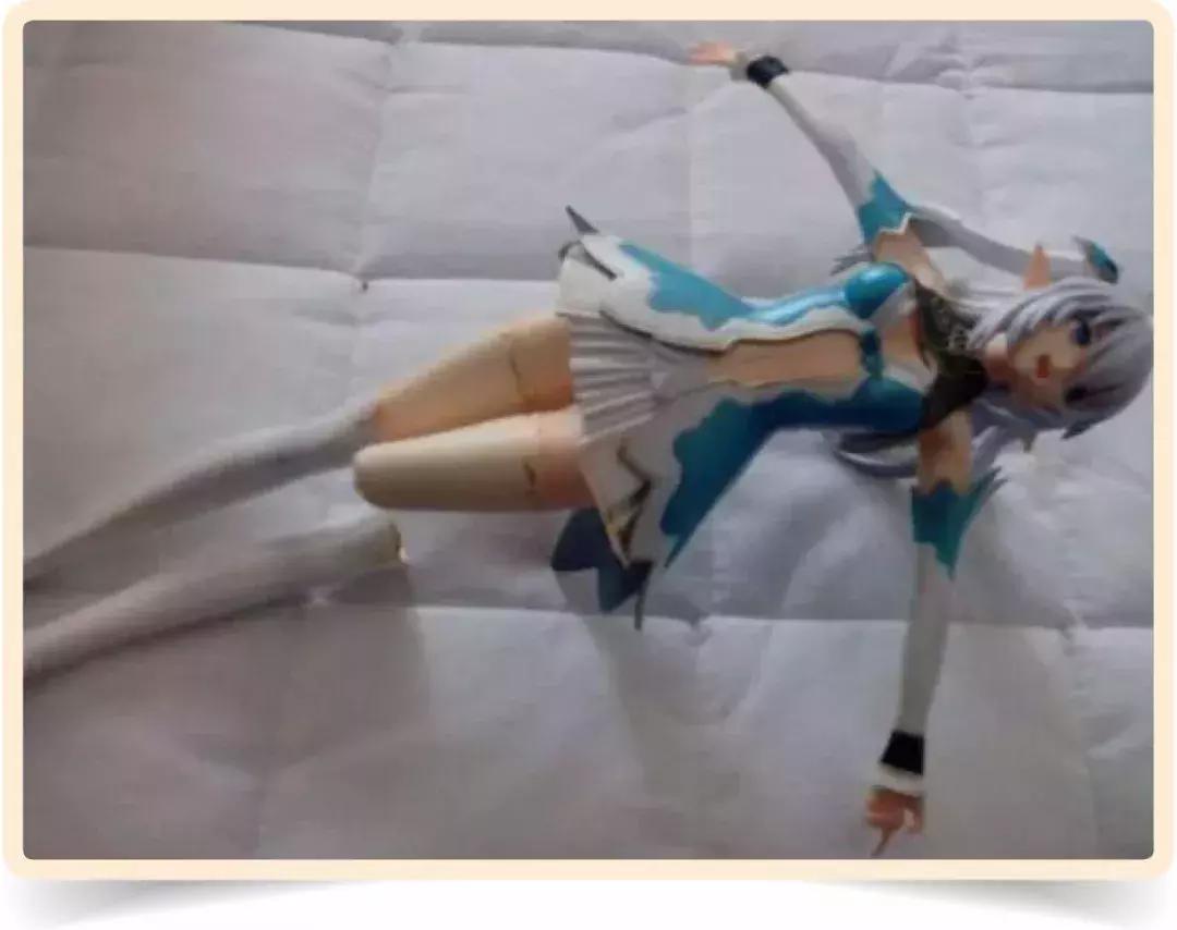 男孩毁了他的手办,亲手毁掉一个二次元手办