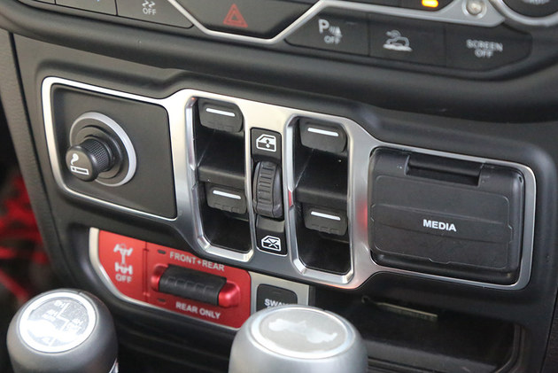 jeep牧马人4xe介绍,jeep牧马人4xe容易掉价吗