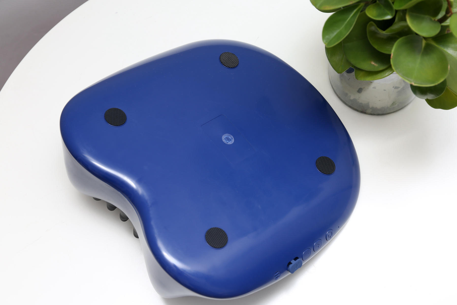 智能颈枕按摩器,带到颈椎上的按摩器