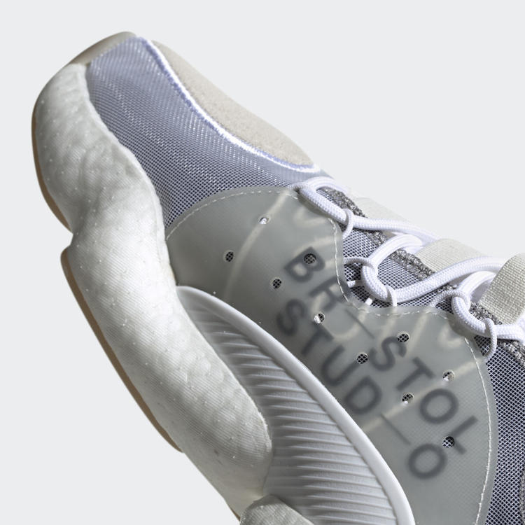 nikevs阿迪达斯篮球鞋,关于nike与adidas之间的竞争视频