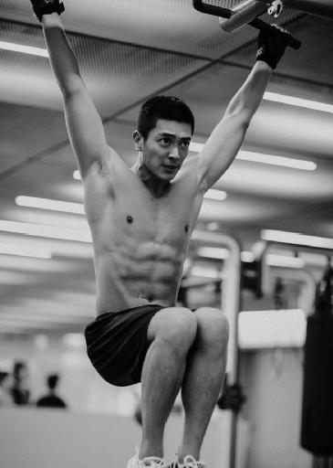 夏平将军亲自改名的红海行动，凭啥逆袭战狼，成为中国军人的代表