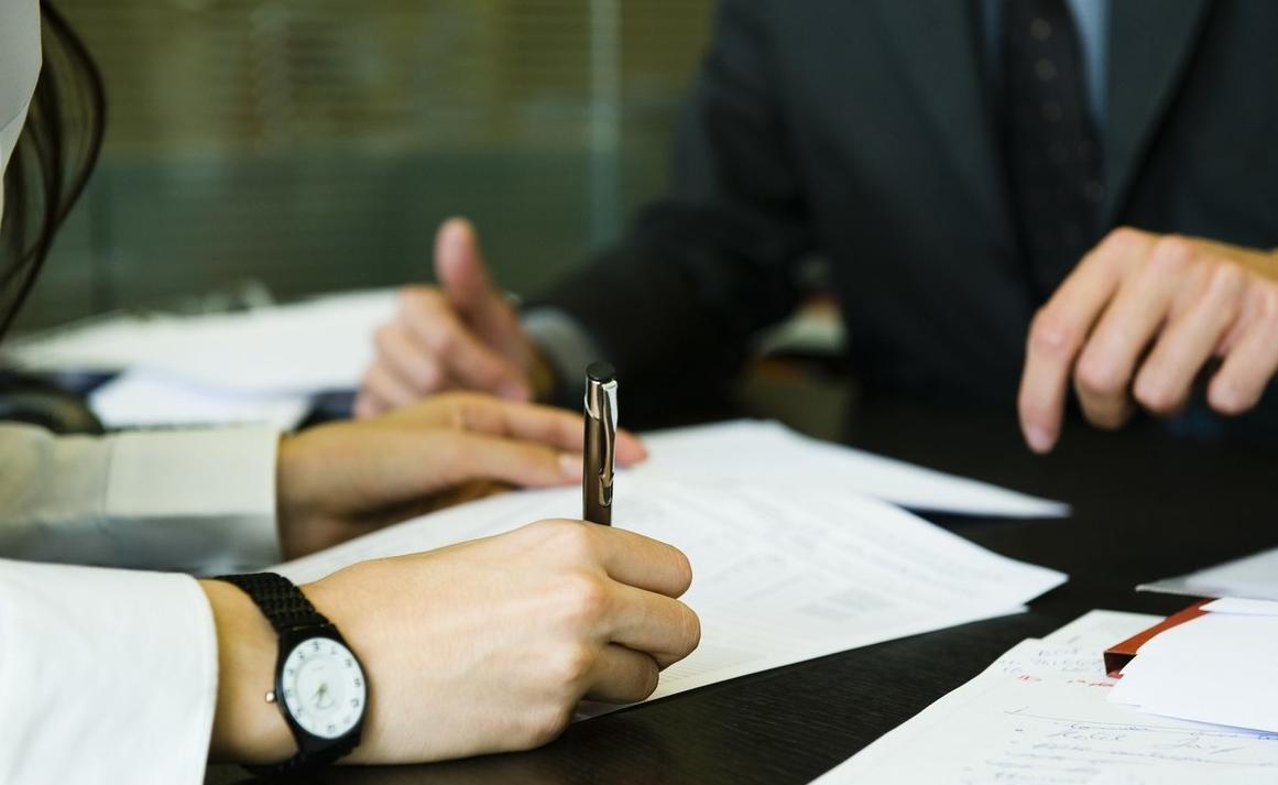 父母都去世了怎么更换户主,父亲去世儿子可以更改户主吗