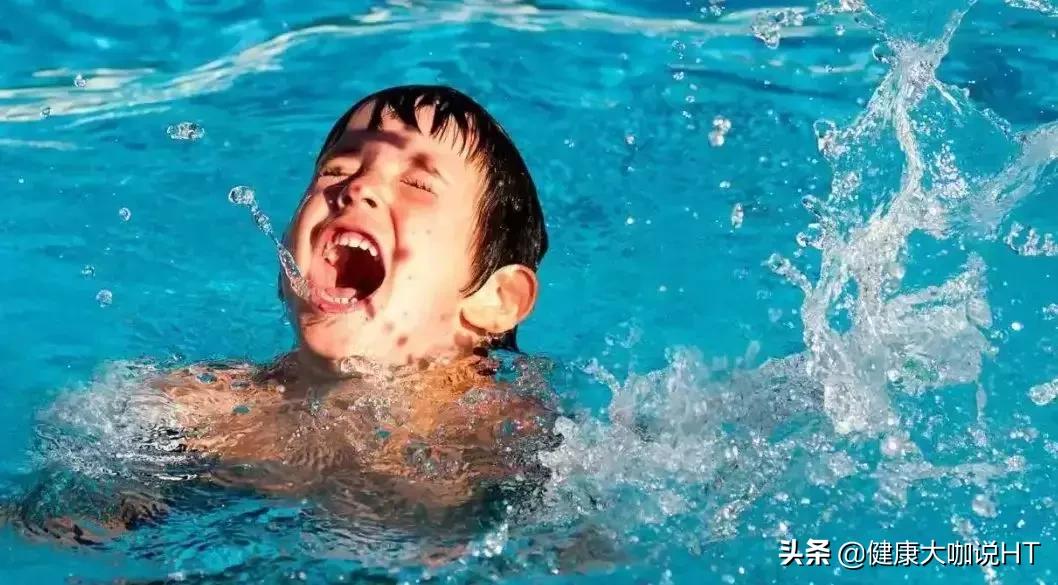 游泳的时候突然抽筋怎么办,游泳的时候突然抽筋应该怎么办