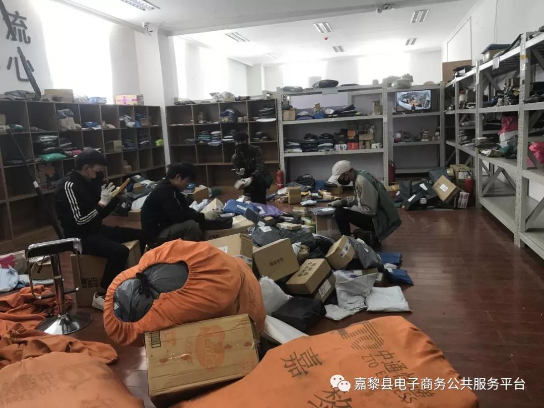 虫草采挖结束虫草交易,鲜虫草快递