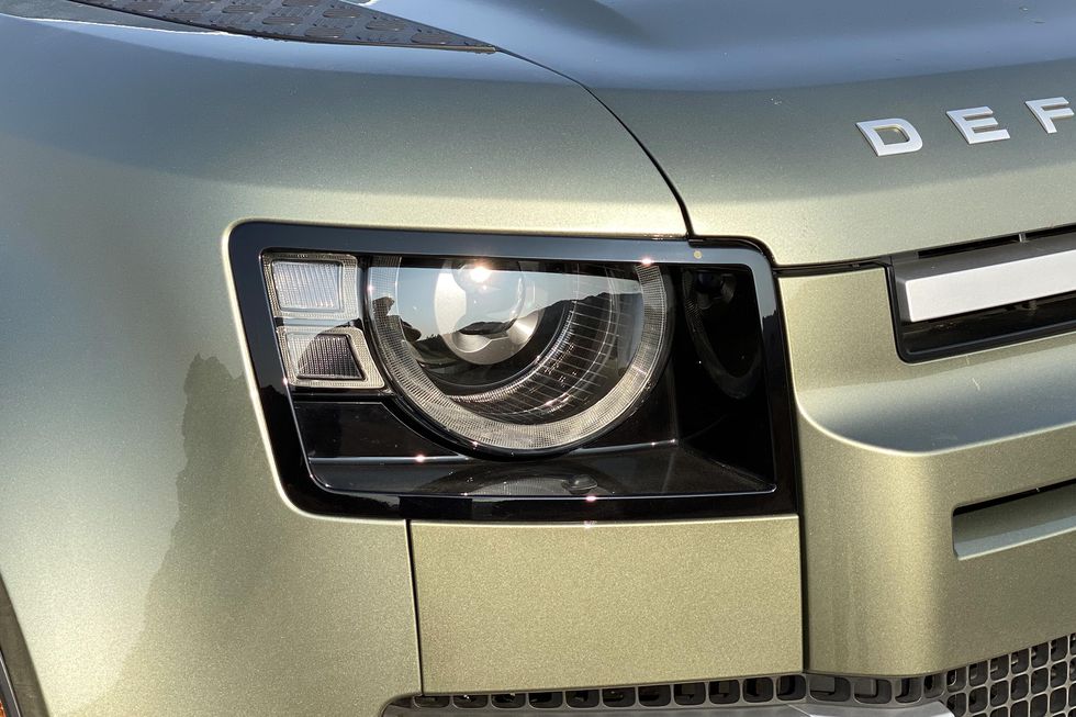 2023款路虎卫士110p400x驾驶感受,2024款路虎卫士110版测评