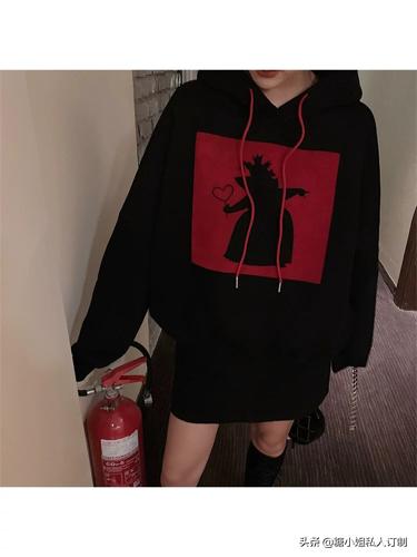 今年必火的3款卫衣时髦极了,今年最流行的中款卫衣