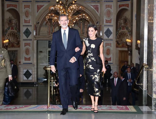 莱后的衣橱：穿过一次，撞衫梅拉尼娅，也是比利时王后的真爱品牌