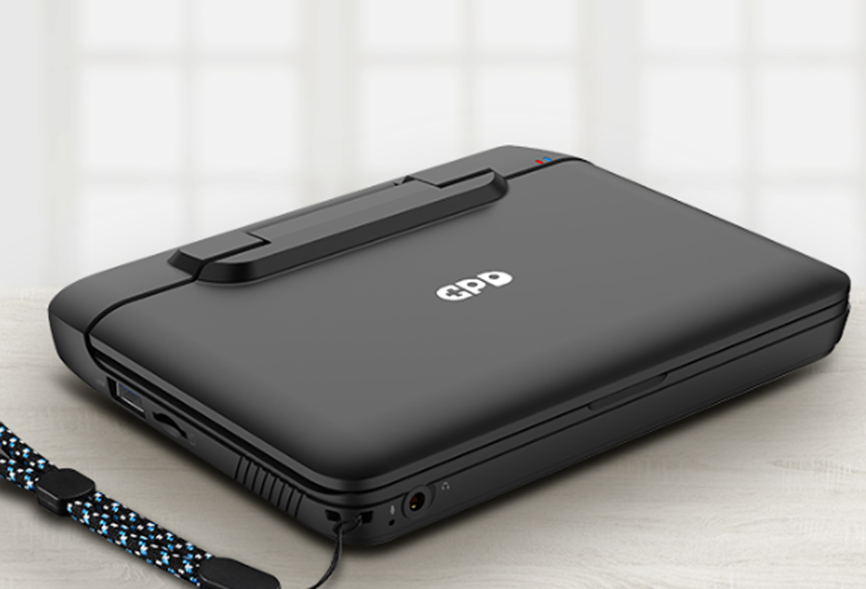 宅家玩游戏,在家玩手机