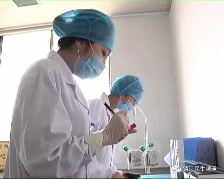 那年妻子刚生完孩子,他出差染上了艾滋病……