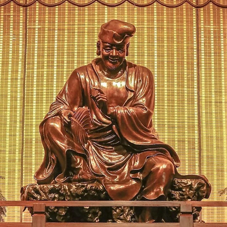 灵隐寺济公十八幅图,灵隐寺济公殿里三尊济公像