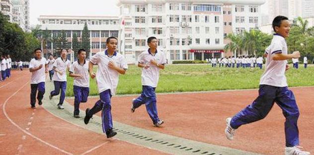 大学生体测1500米跑步技巧,跑步体测小窍门有哪些