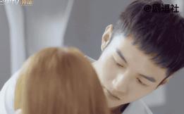 这是什么甜甜的爱情，女一男二举高高发糖太有爱了！