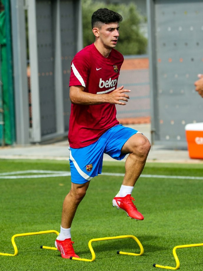 格列兹曼与巴萨唯一选择,巴萨双杀巴黎