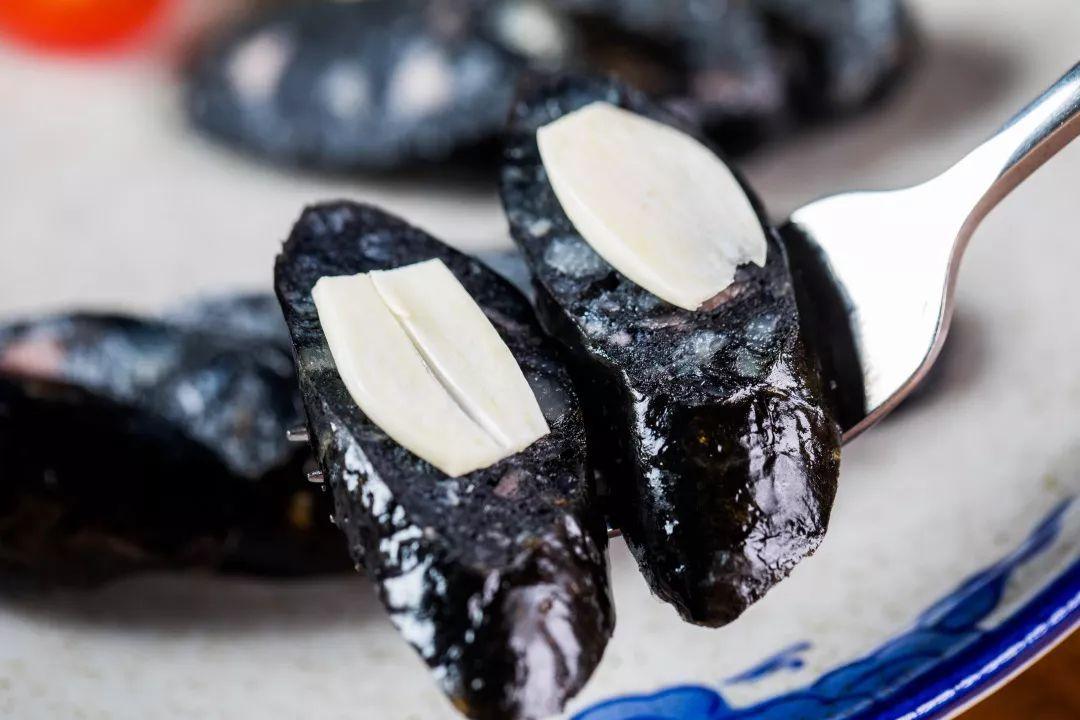 外国人喝中国精酿,泥煤味精酿