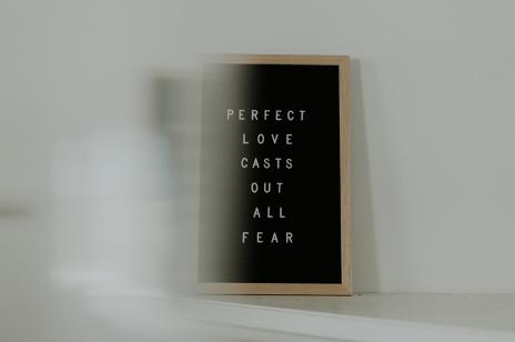 留学后，孩子对爸妈屏蔽朋友圈、甚至拉黑？也许你的爱用错了方式