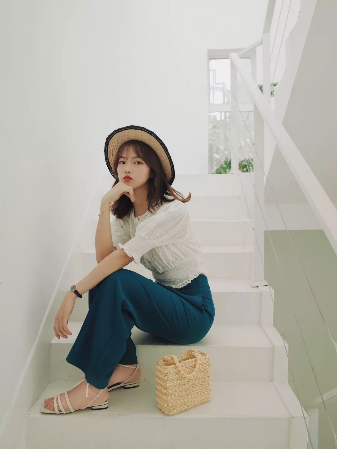 牛油果绿穿出夏季里自己的风格,牛油果色跟什么颜色一起穿才好看