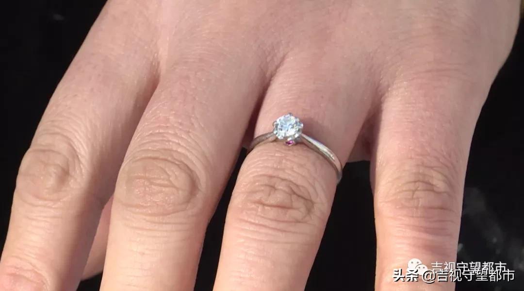 买的钻戒店铺撤柜了怎么办,买钻戒的时候签了5年原价回收