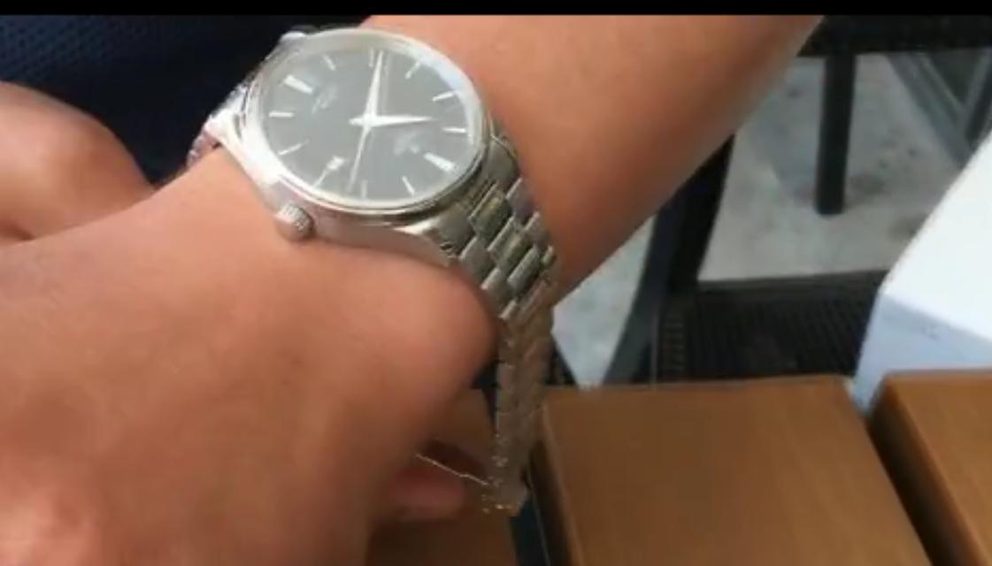 刷储值卡就不能开原价发票？花一万多元在商场买“豪表”发票却只能开1元？