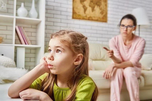 三岁宝宝有时会莫名其妙的哭泣,三岁宝宝性格急躁爱哭怎么办