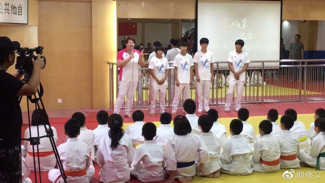 奥运冠军退役后都干什么了,奥运冠军退役后国家给分配工作吗