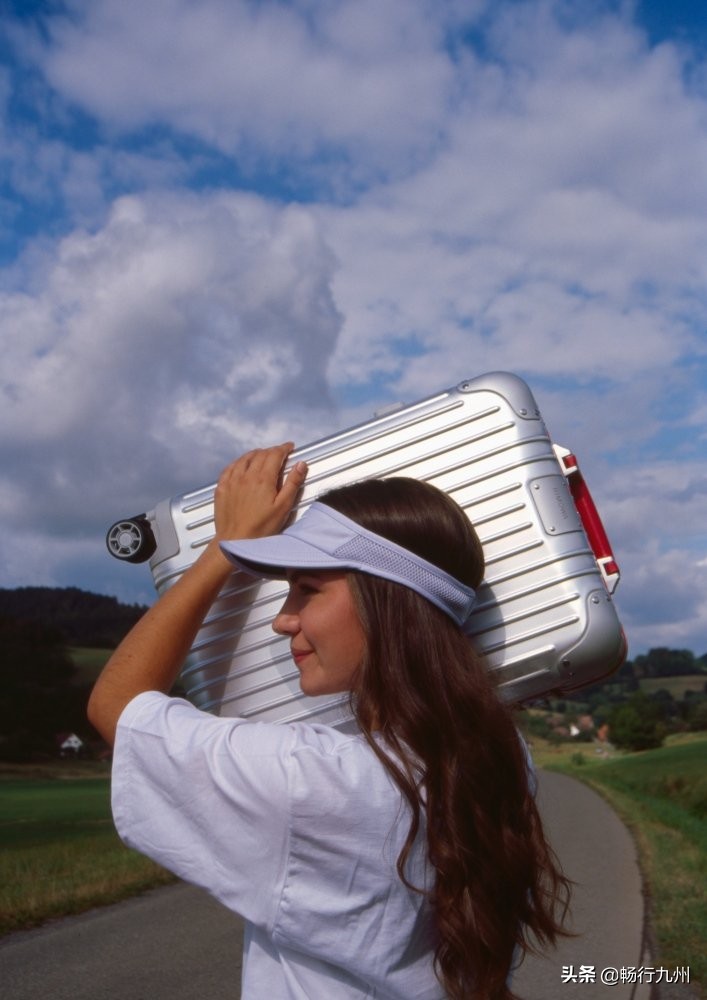 rimowa行李箱好吗,rimowa22寸行李箱可以携带吗