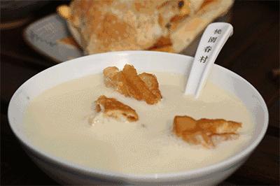 豆浆油条品类赛道：毛利率60%，净利润40%