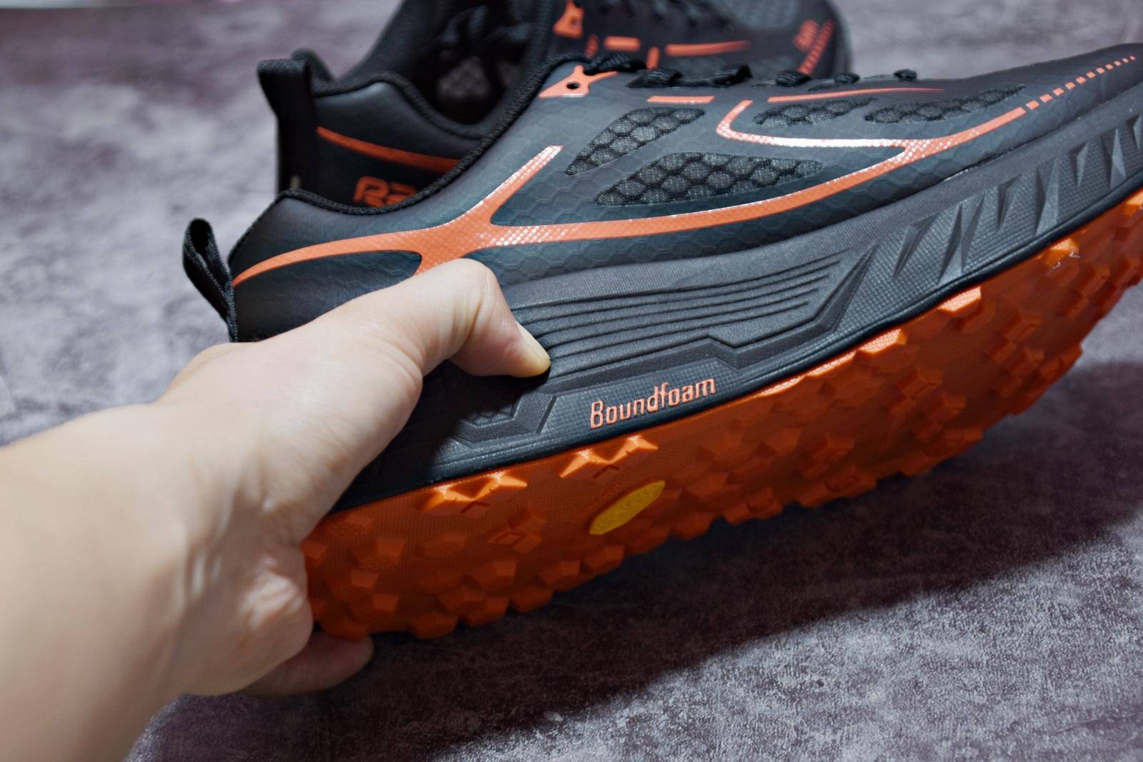 r2缓震跑鞋测评,r2跑鞋哪款适合初跑者