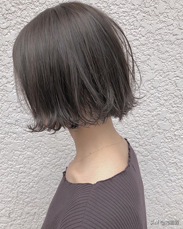 新流行短发16款，怎么剪都不土，时尚女士都在剪