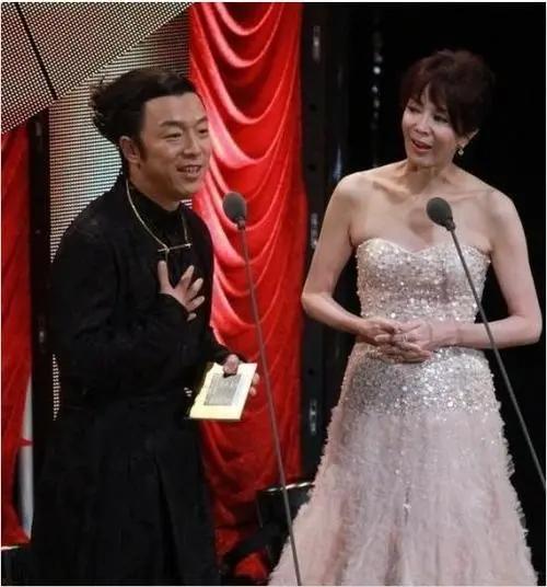 黄渤为什么票房破百亿,黄渤成为百亿票房第一人