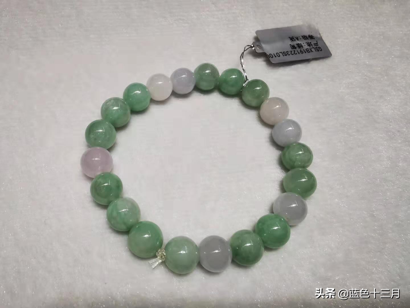 收藏翡翠黄龙玉手镯价格,500元的和田玉手镯和翡翠