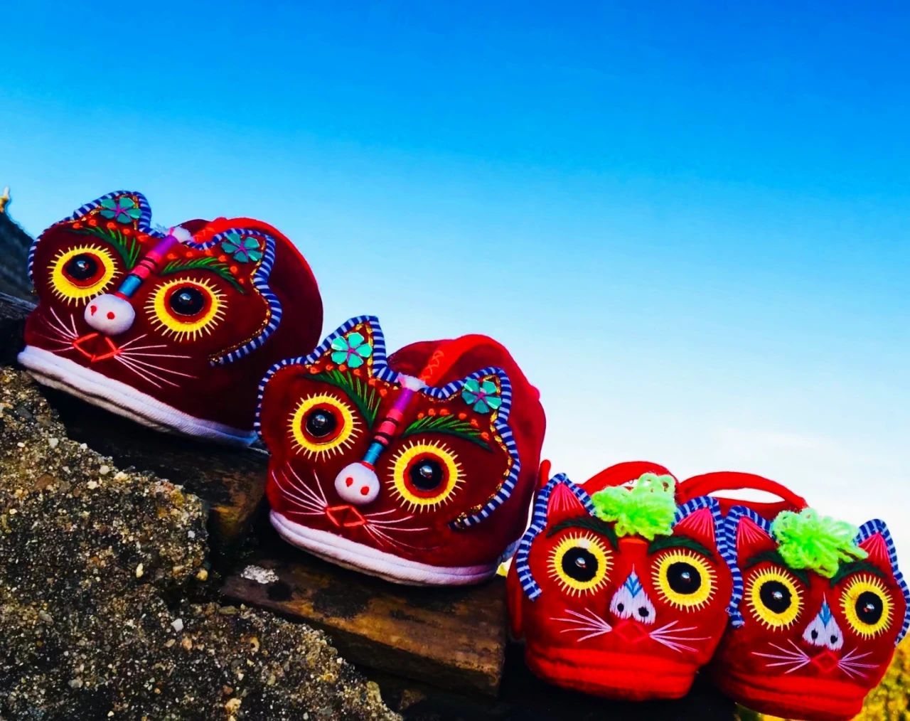 虎虎生风真可爱，且看陕北三边憨妹妹制作的虎头鞋