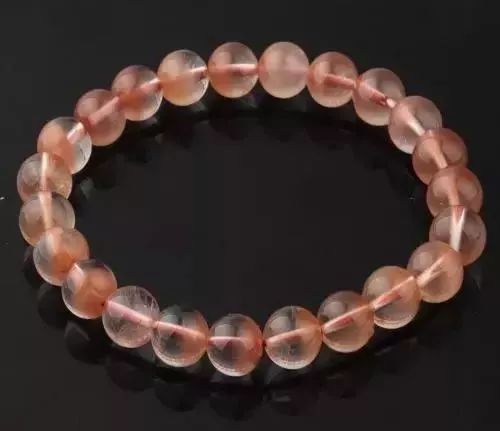 本命年戴点什么首饰,本命年带银的有什么说法