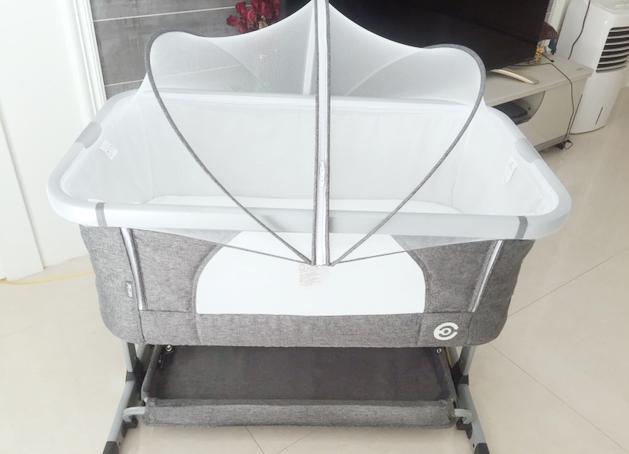 同样是婴儿床，为啥你成了摆设，别人就能解放，老母亲“双手”？