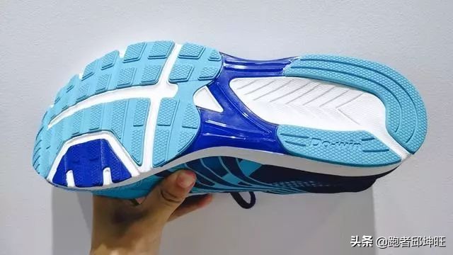 国产战神多威,跑鞋里的性价比竞速王者