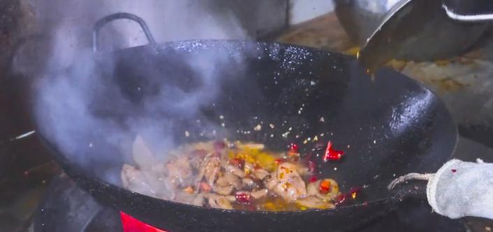 猪肝炒什么清肝明目,爆炒猪肝补血的做法