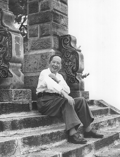 县长陪毛主席游览寺庙,方丈认出县长却没认出毛主席