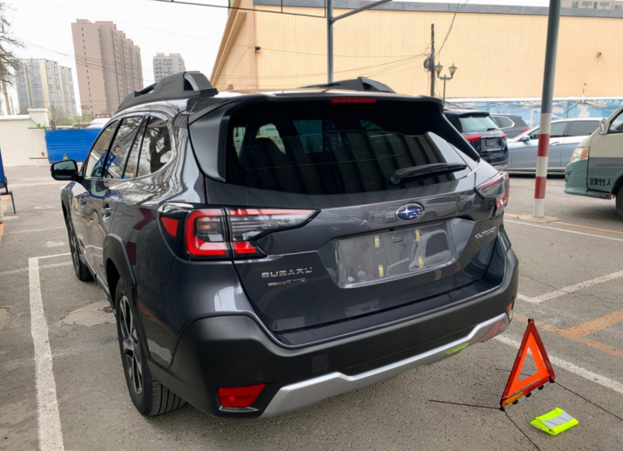 15年斯巴鲁傲虎油耗是多少,斯巴鲁傲虎表显油耗