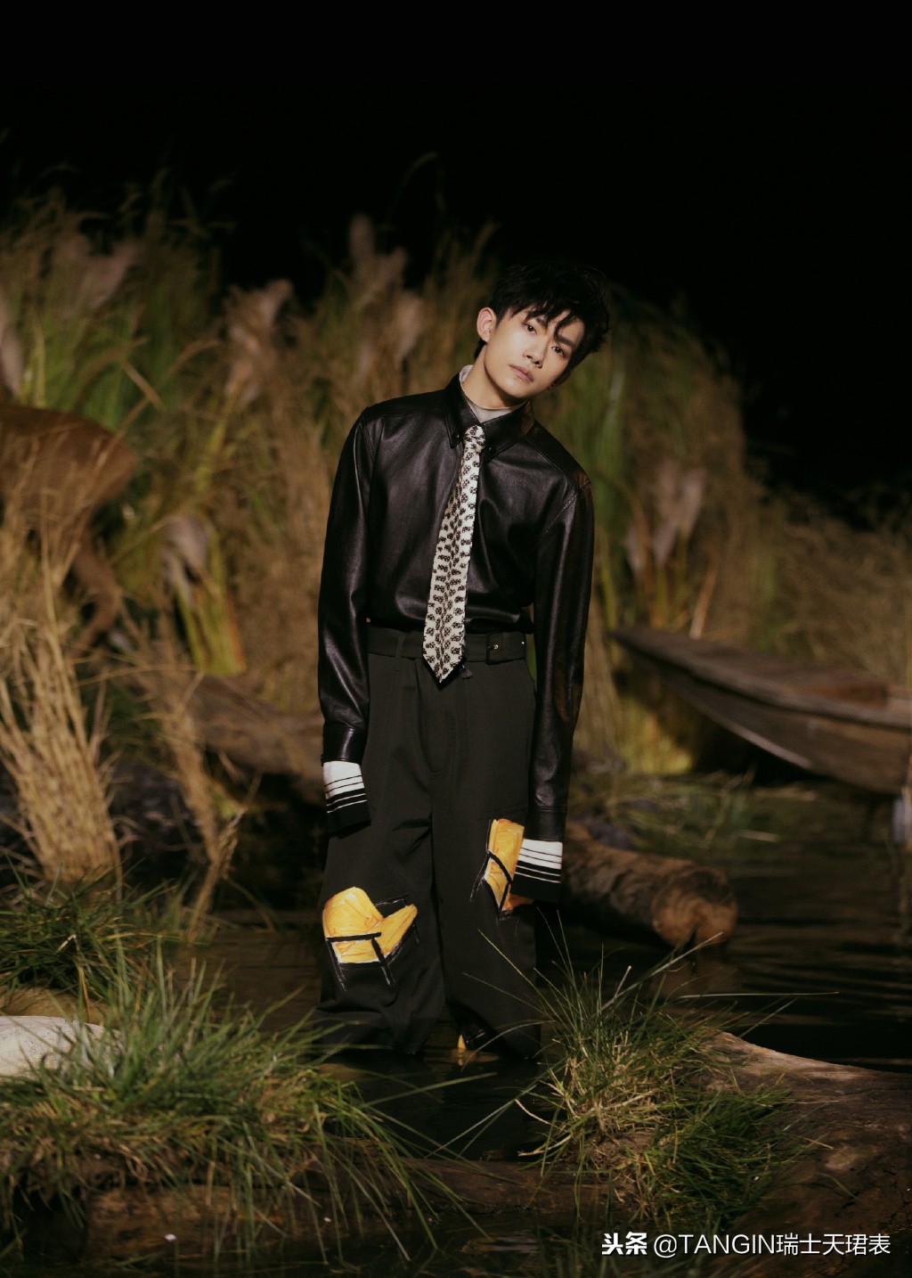 从男孩到男人，易烊千玺变得让人猝不及防