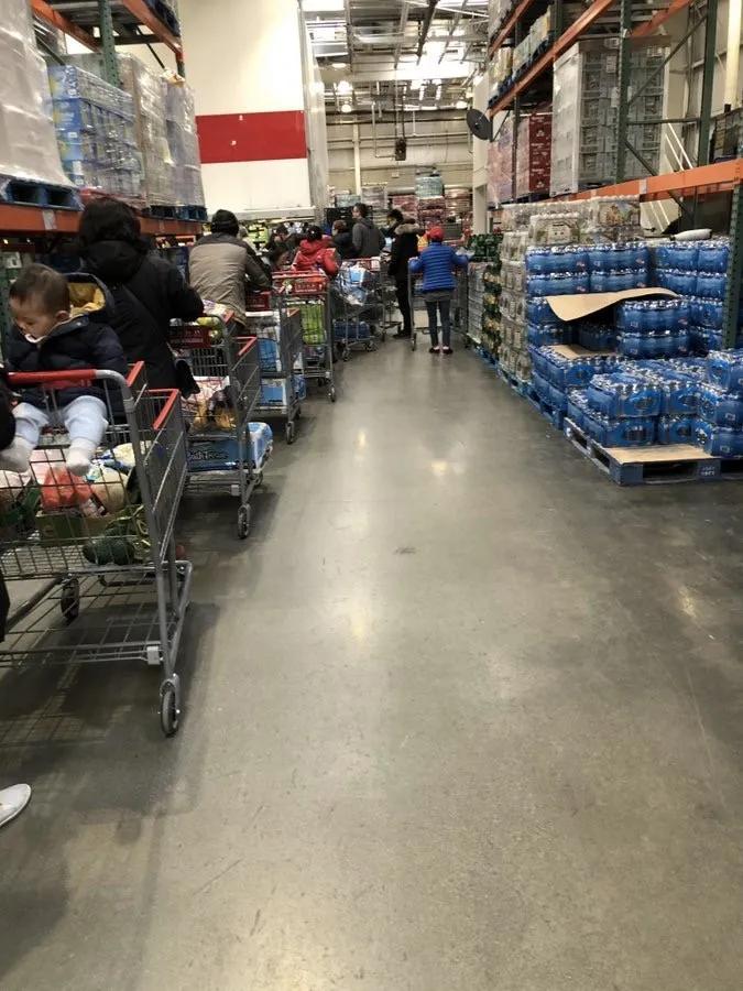 为什么加拿大美国也需要抢物资？都是被谣言害的